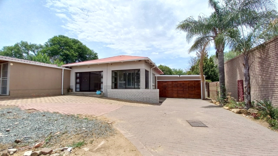 To Let 4 Bedroom Property for Rent in Dan Pienaar Free State